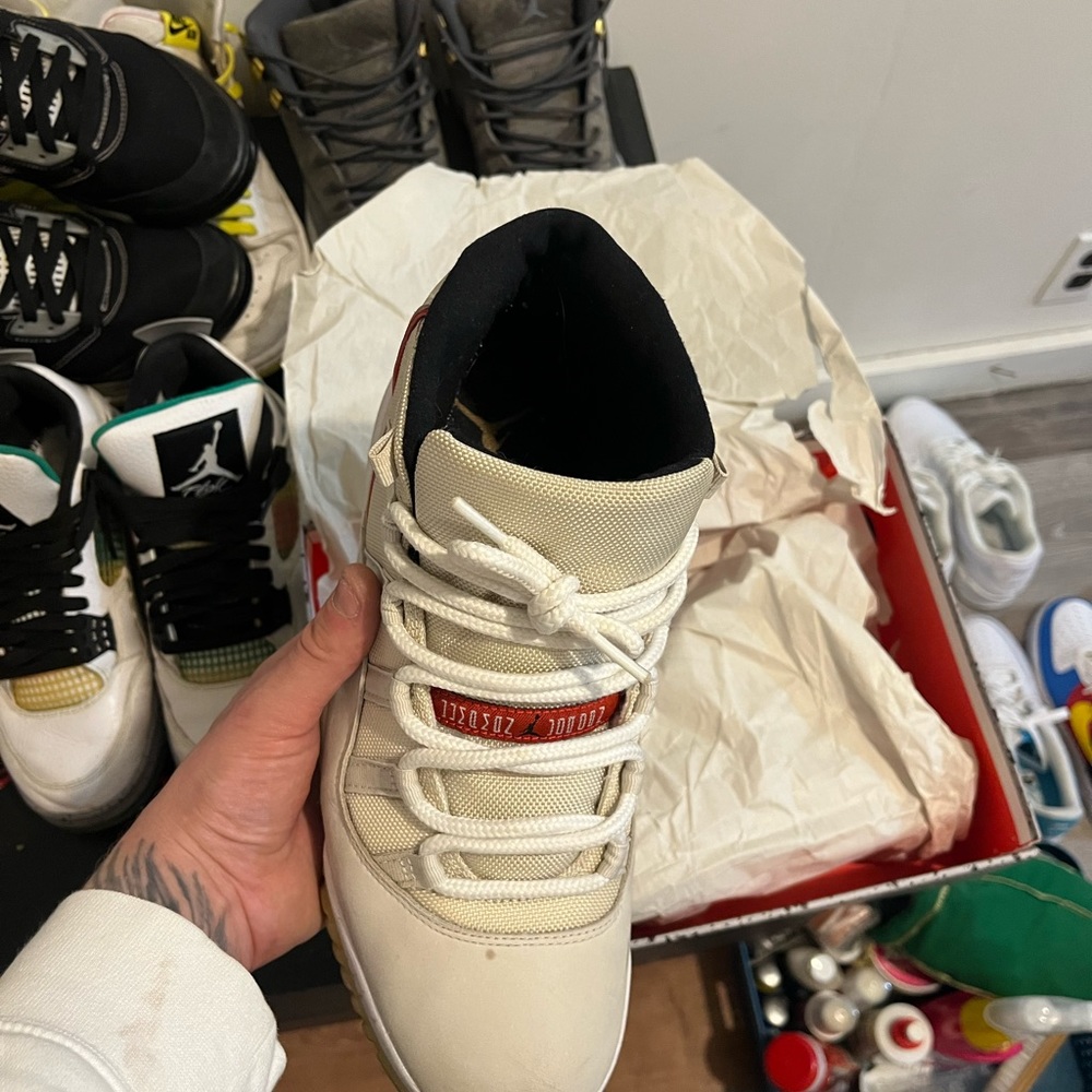 Jordan 11 Platinum Tint